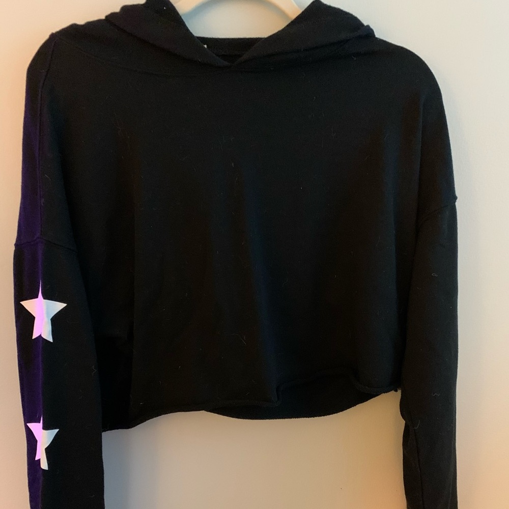 cropped star hoodie